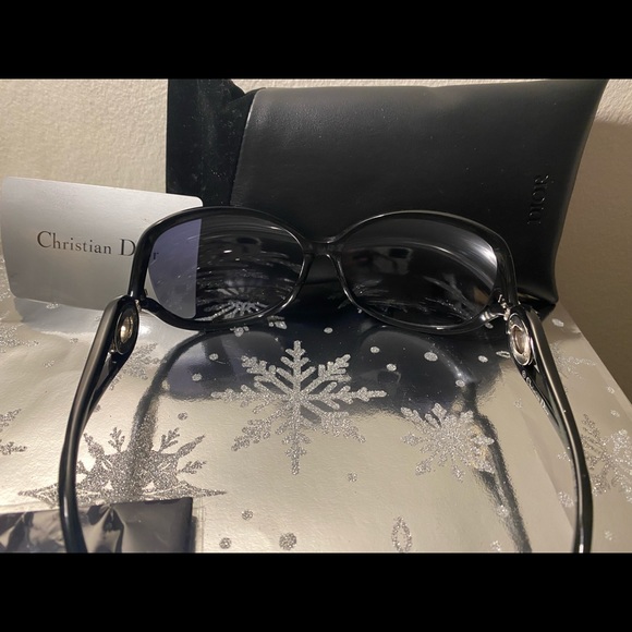 NWT Christian Dior Sunglasses 🖤 - Picture 5 of 9